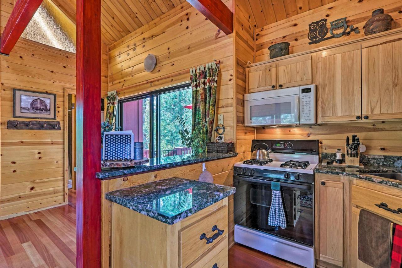 Romantic Strawberryandpine Studio Cabin With Deck! Экстерьер фото