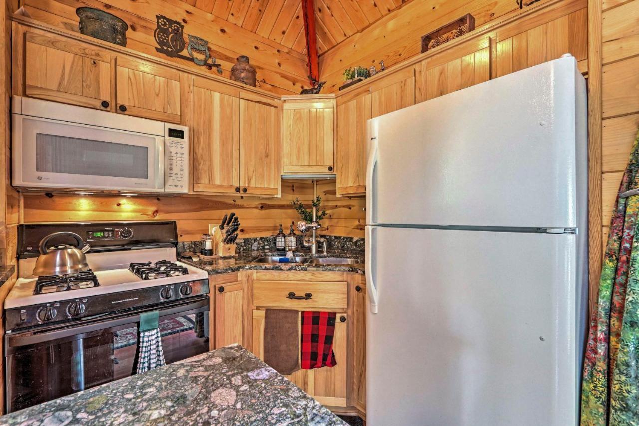 Romantic Strawberryandpine Studio Cabin With Deck! Экстерьер фото